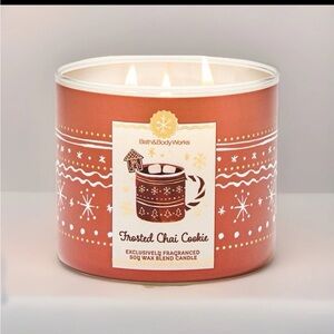 Bath & Body Works 3-Wick Candle- Frosted Chai Cookie (14.5 oz)